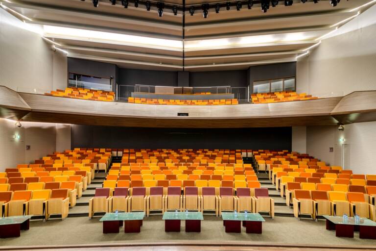 auditorium acoustic chairs